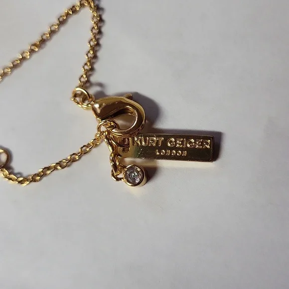 Kurt Geiger Emerald Cut Green Crystal Pendant Necklace - Picture 9 of 11